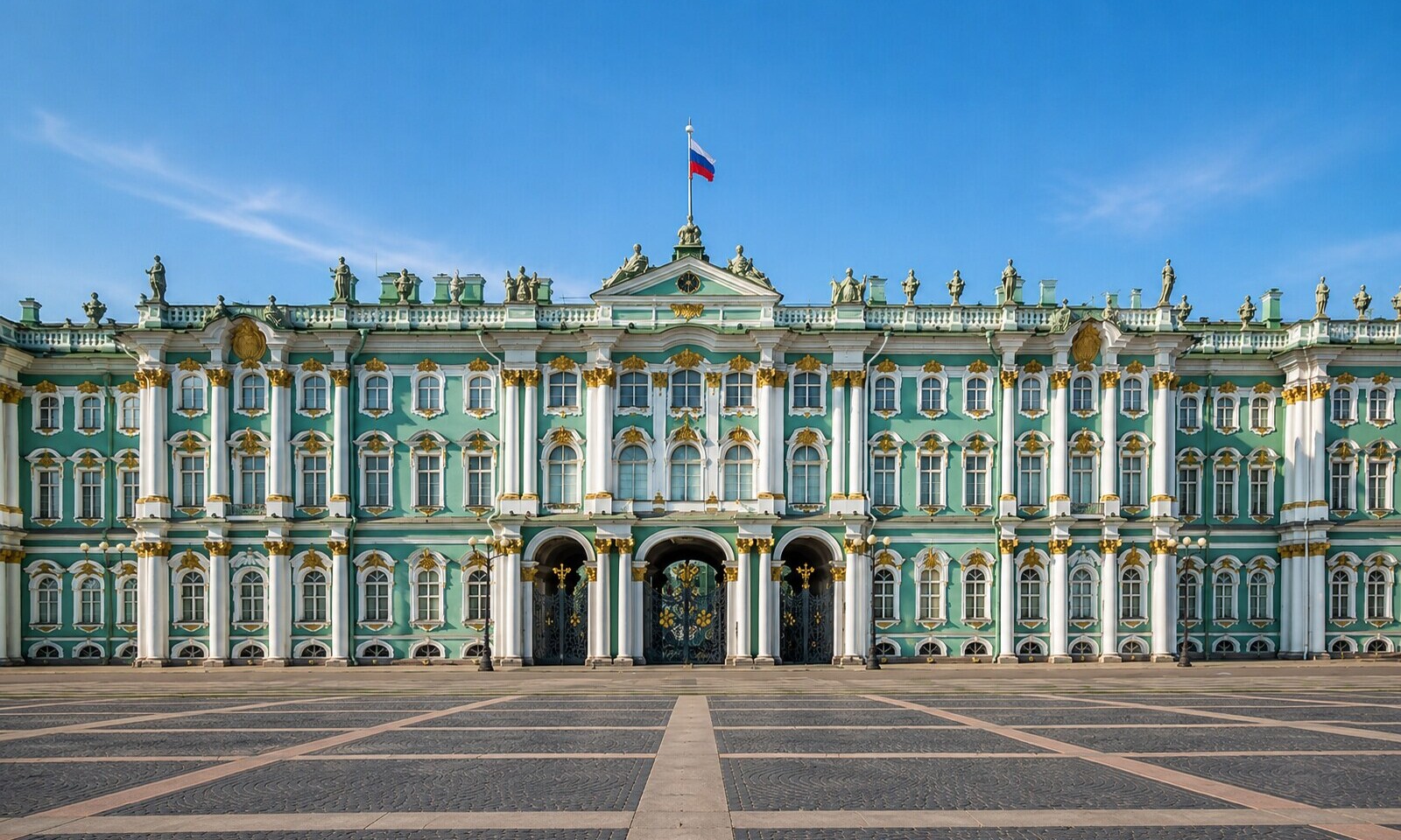 Эрмитаж днём