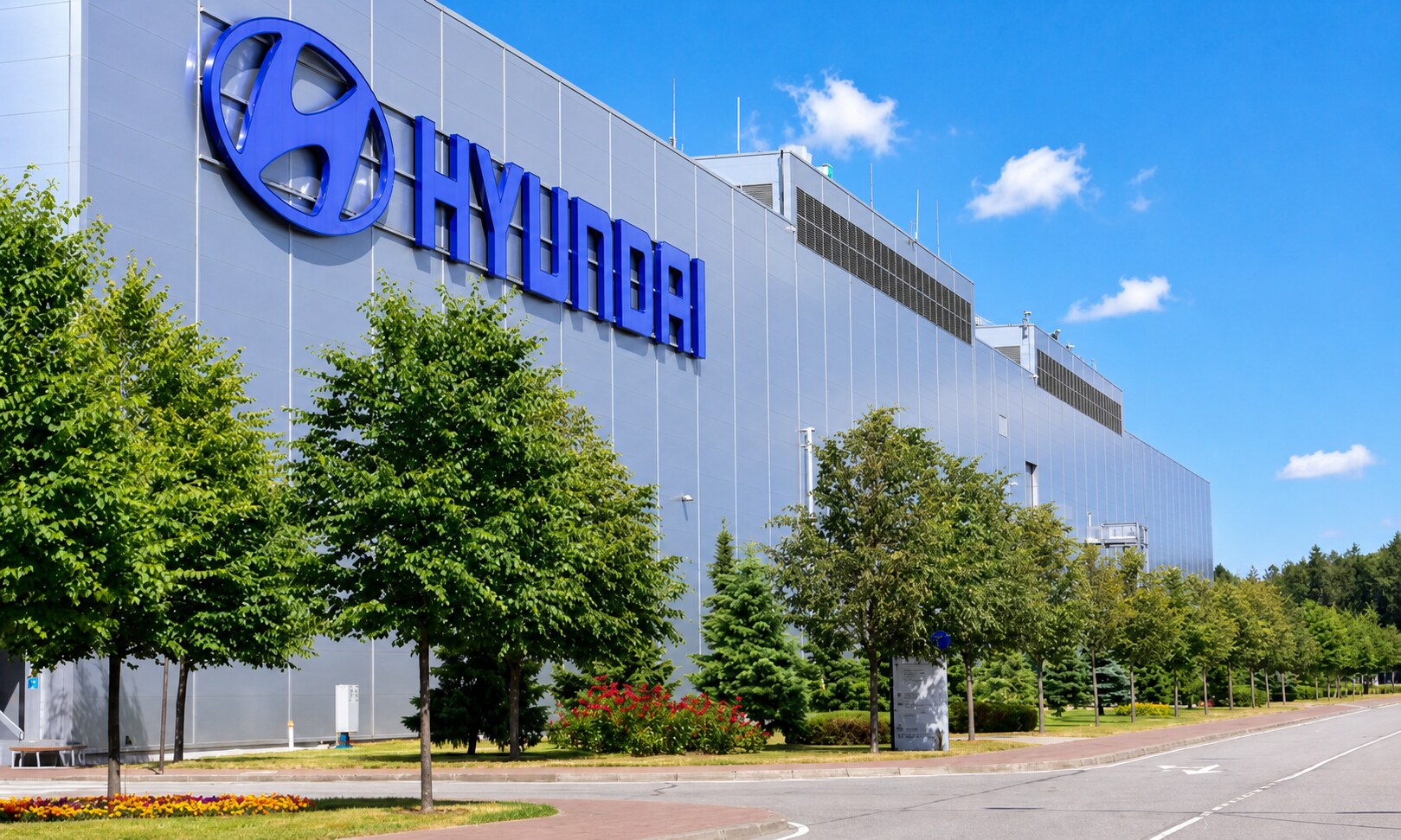 HYUNDAI днём